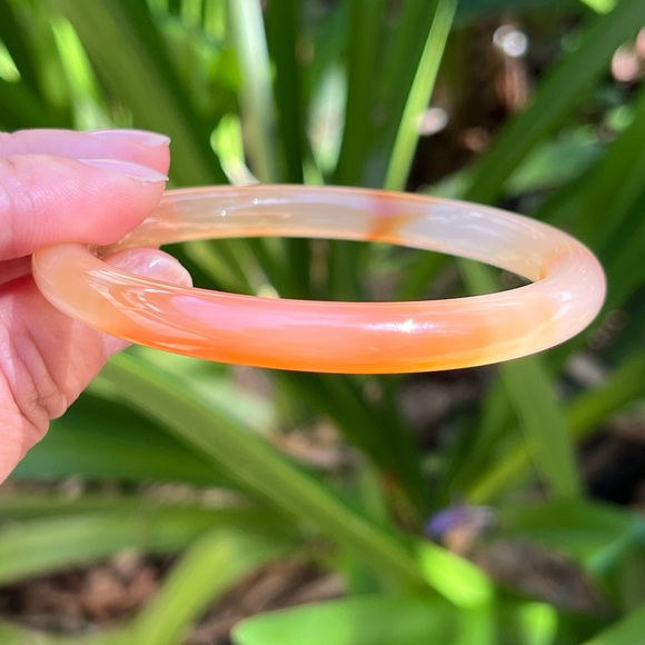61mm inner diameter carnelian skinny‎ bangle - Picture 9 of 9